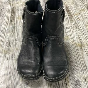 Fitflop Black Leather Ankle Booties